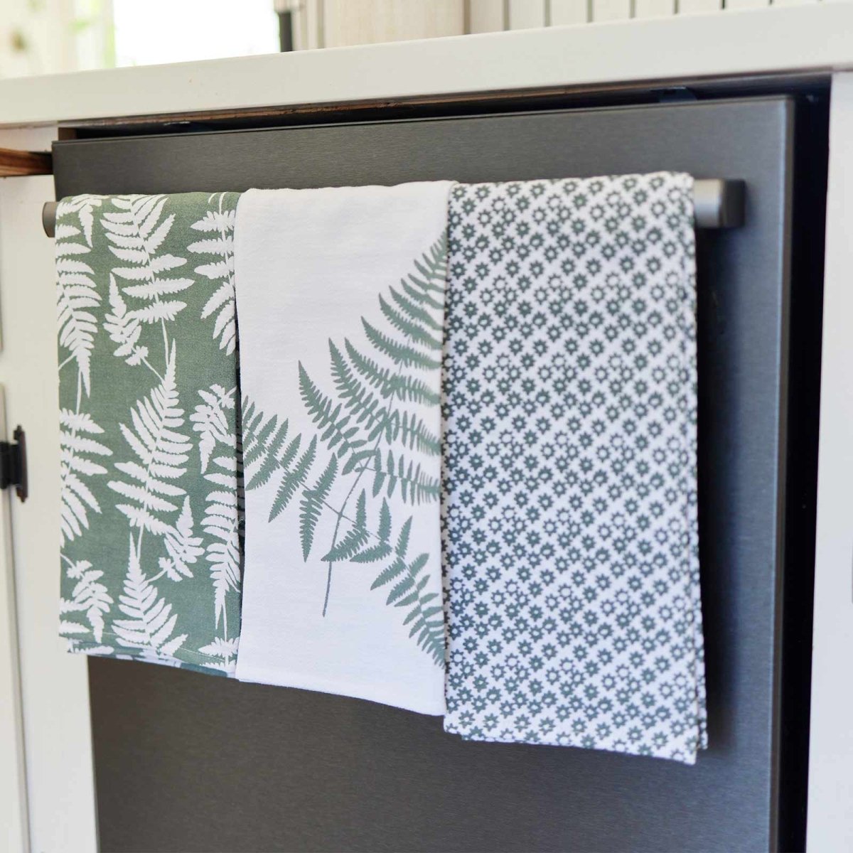 Ferns Green Cotton Kitchen Towels Set Of 3 Cotton Kitchen Towel - rockflowerpaper