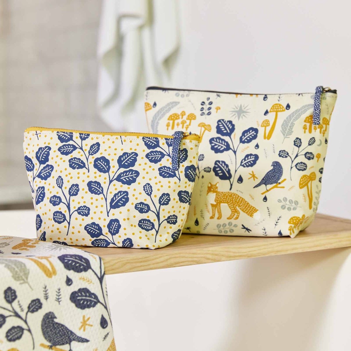 Vera Medium Relaxed Pouch Pouch - rockflowerpaper