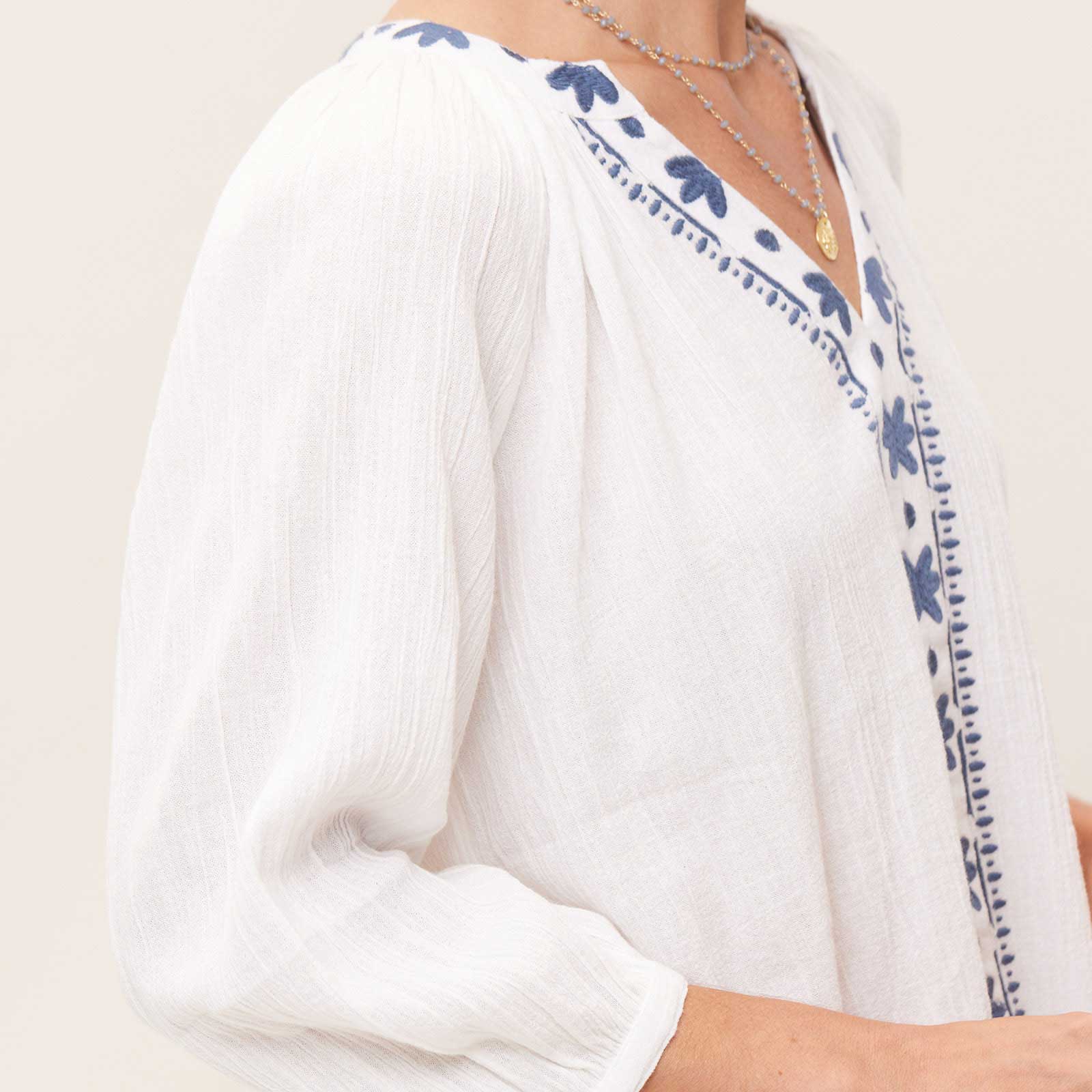 Lucky Brand Womens Embroidered Basic T-Shirt, White, Medium