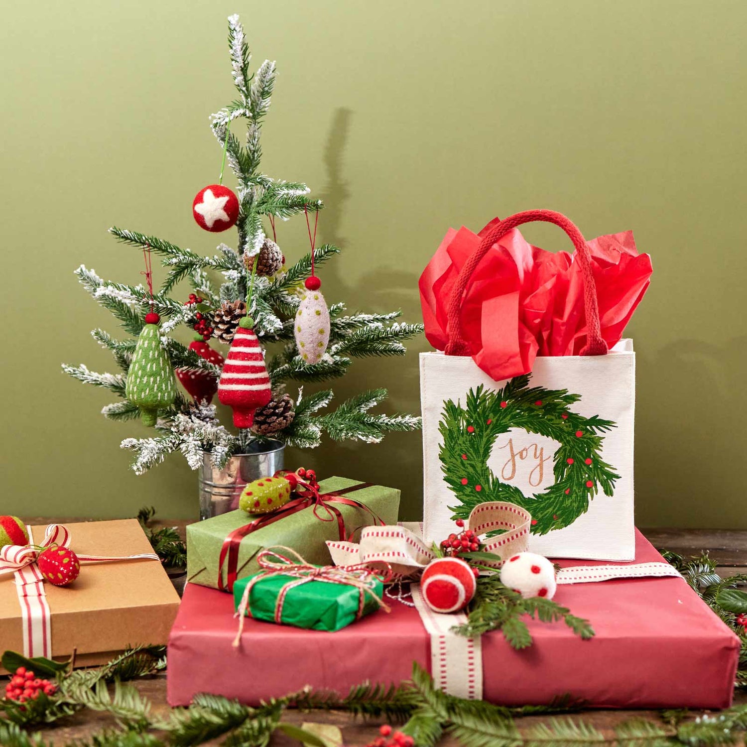 DIY Felt Christmas Tree Ornaments – English Rose from Manchester's Blog