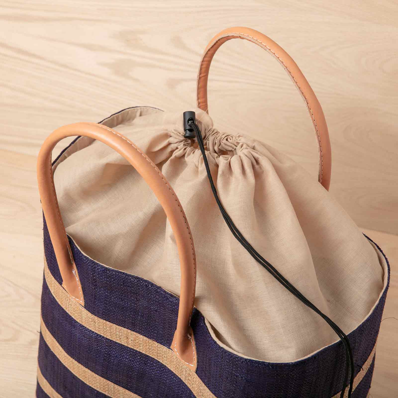 Raffia Black Beach Stripe Tote with Leather Handle Black / Os