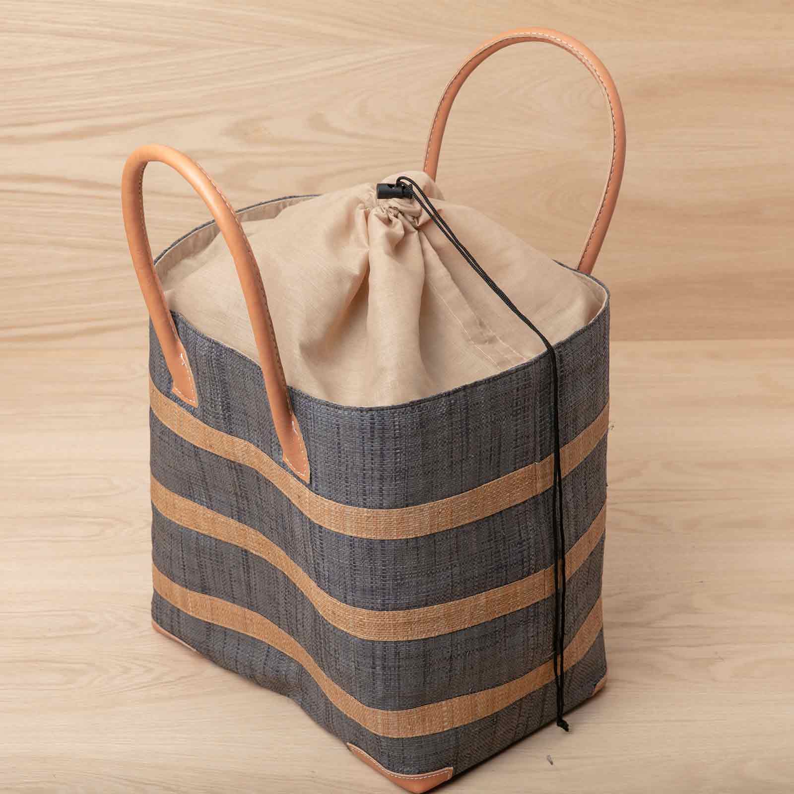 Raffia Black Beach Stripe Tote with Leather Handle Black / Os