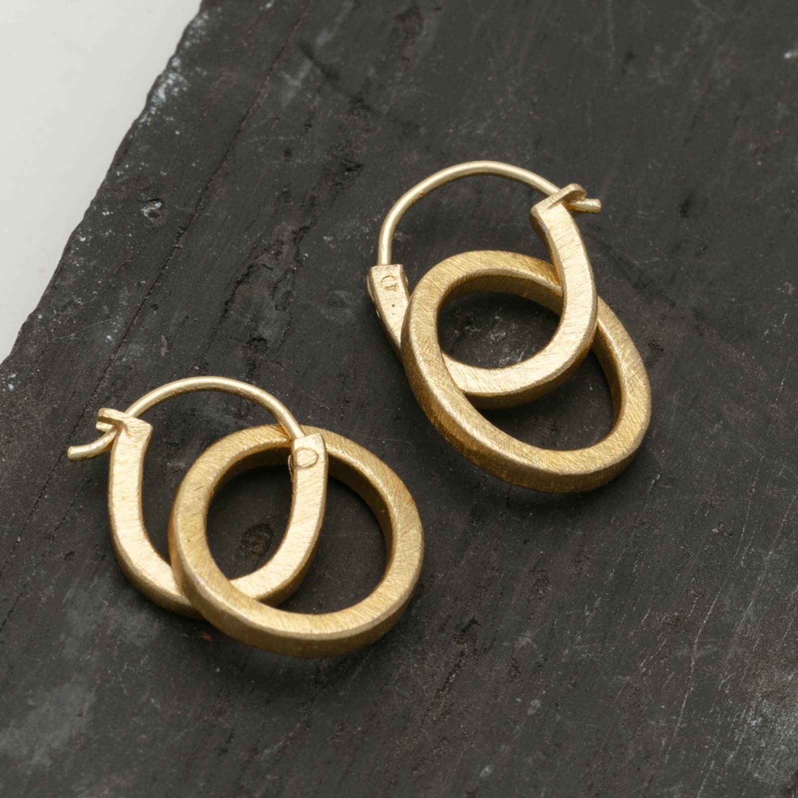 14k Gold U-Shaped Flat Hoops – alkeme