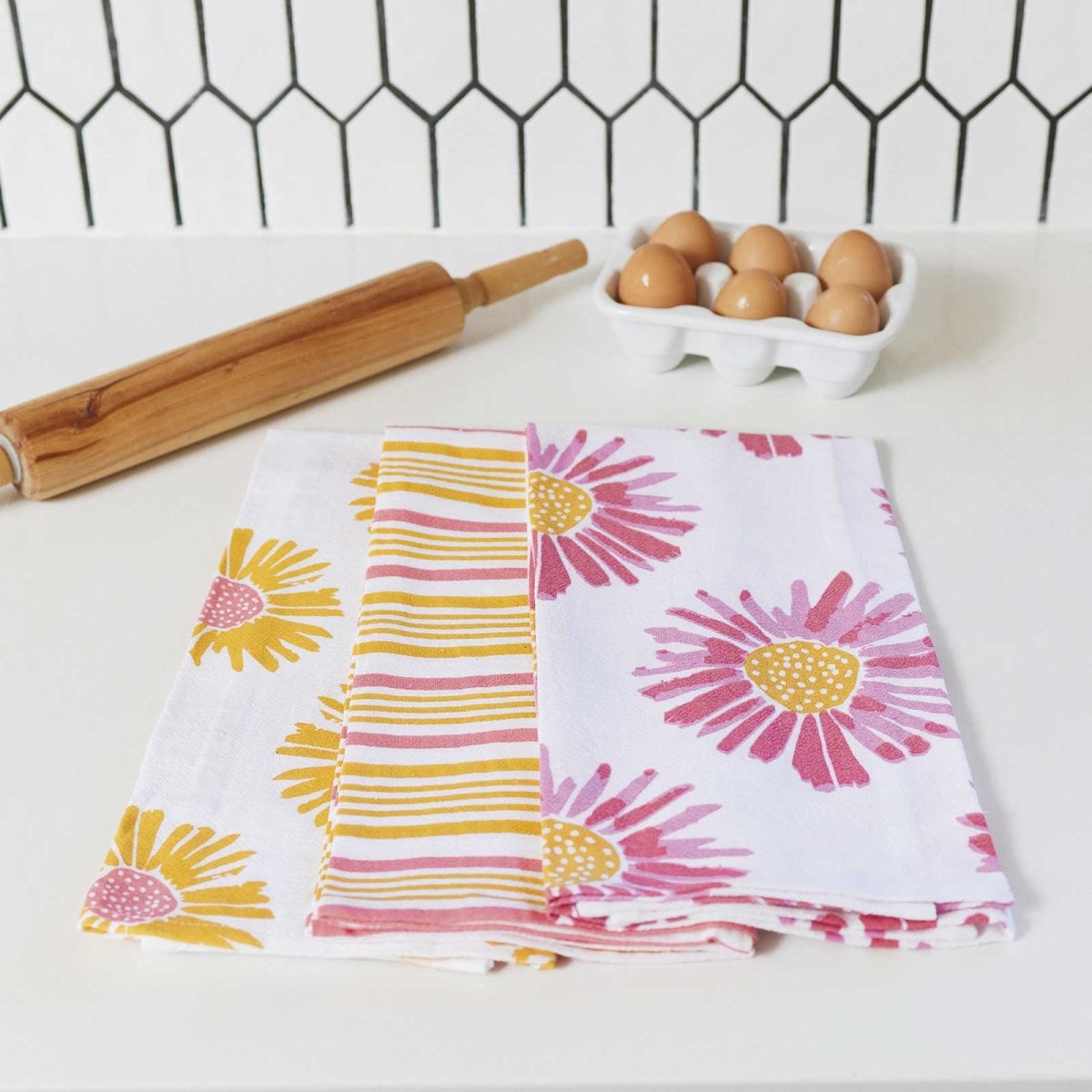 Daisies Kitchen Towel Set Of 3 Cotton Kitchen Towel - rockflowerpaper